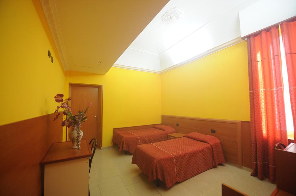 Hotel Lella 2*